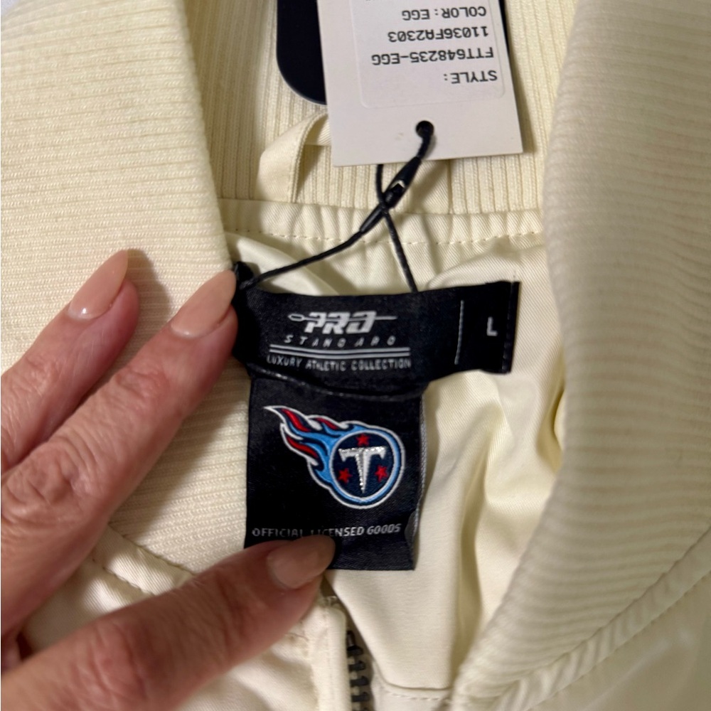 Men's Tennessee Titans Full Zip  Cream Satin Bomber Jacket -Size L - Picture 5 of 9